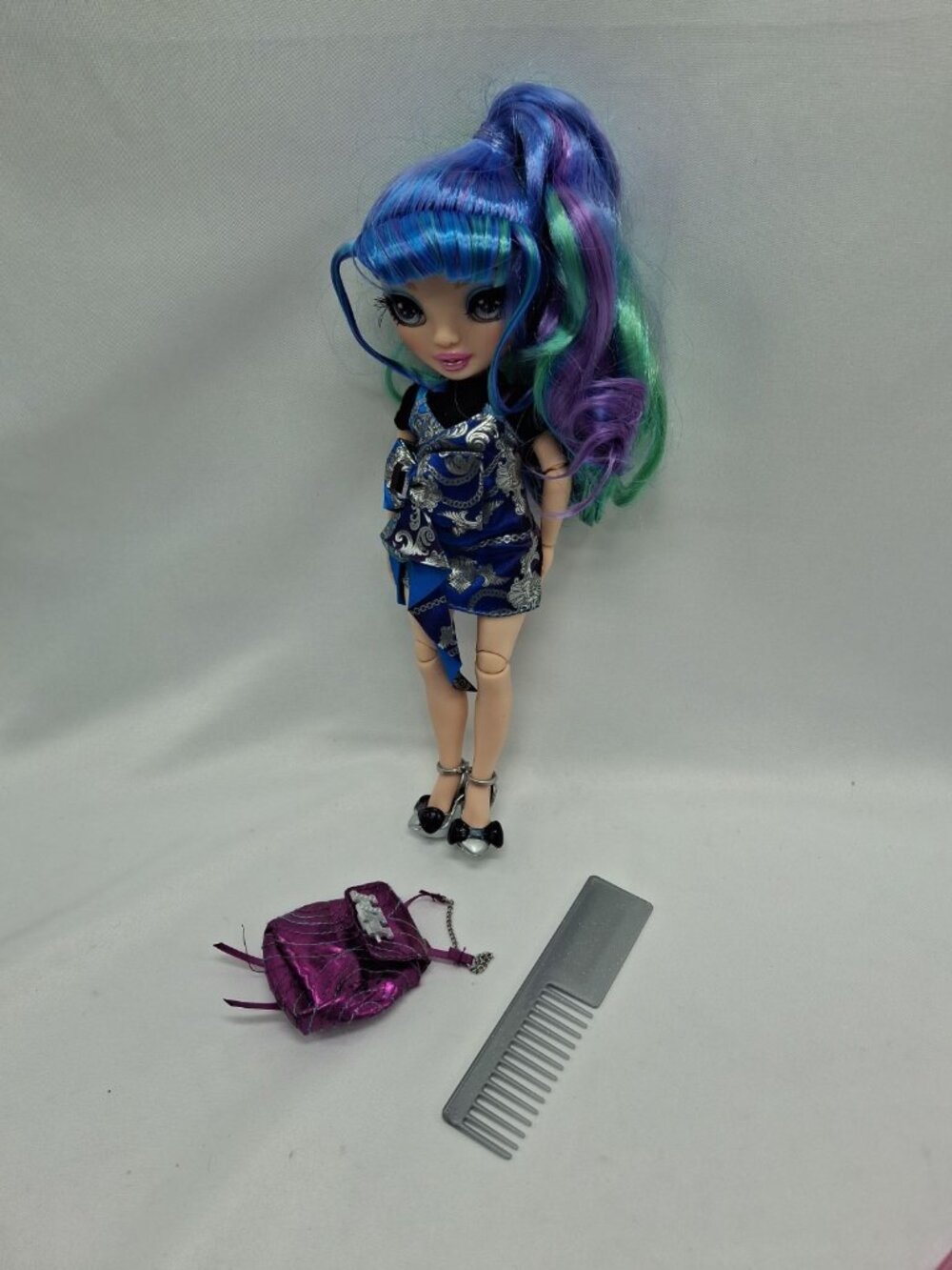 Rainbow Junior High Special Edition Holly De'Vious 9"  Posable Doll MGA